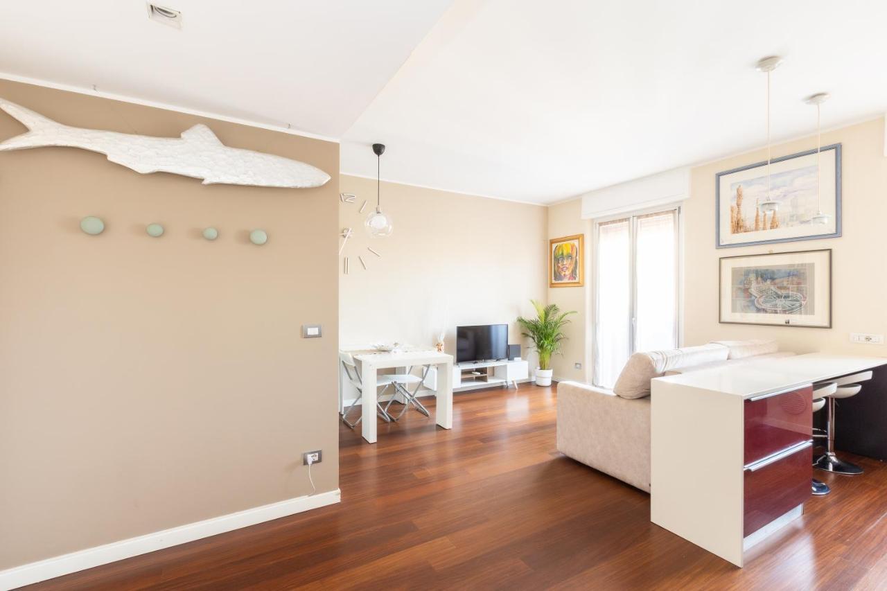 Rosselli 13 Milan Apartment Bagian luar foto
