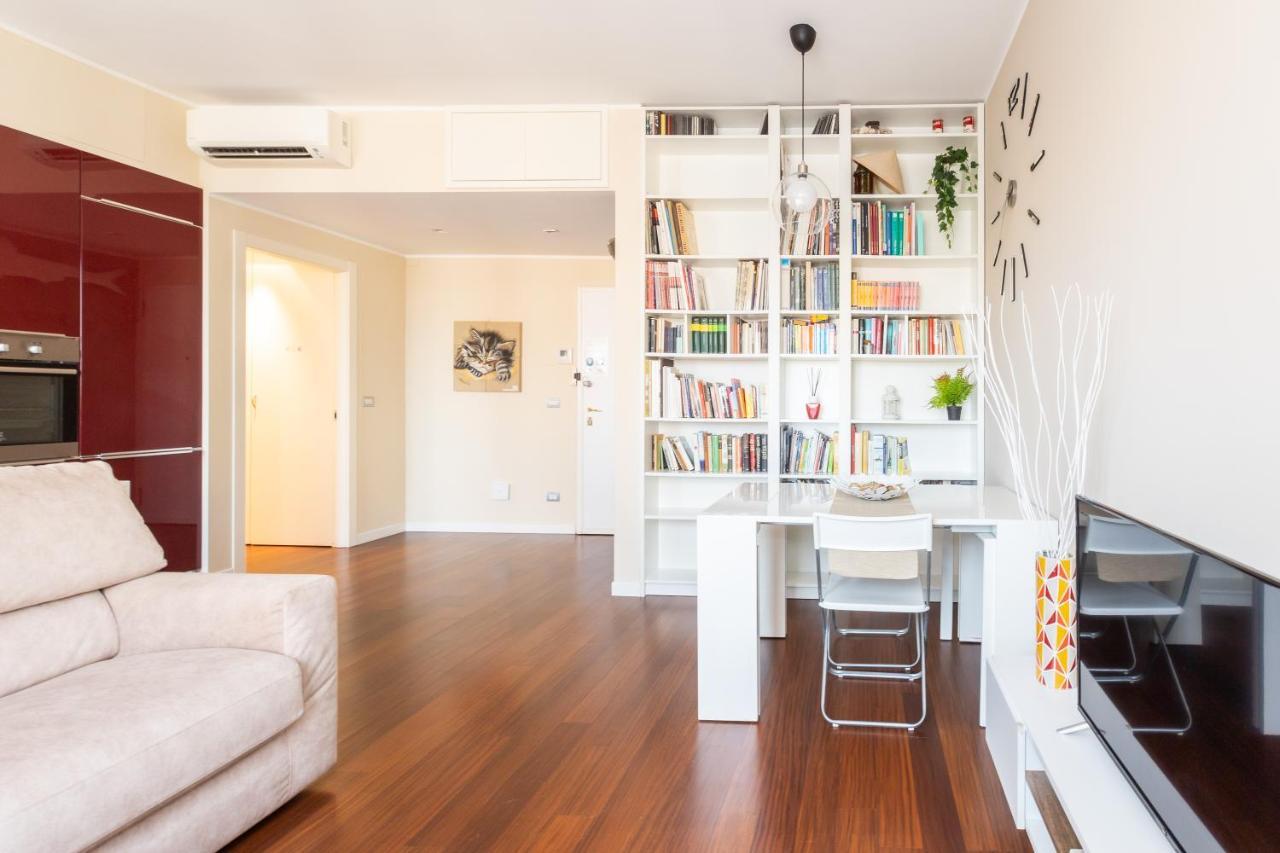 Rosselli 13 Milan Apartment Bagian luar foto
