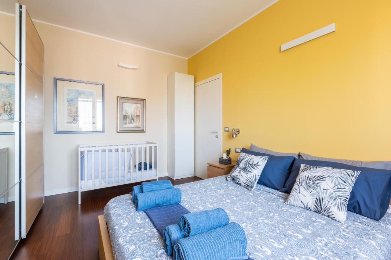 Rosselli 13 Milan Apartment Bagian luar foto