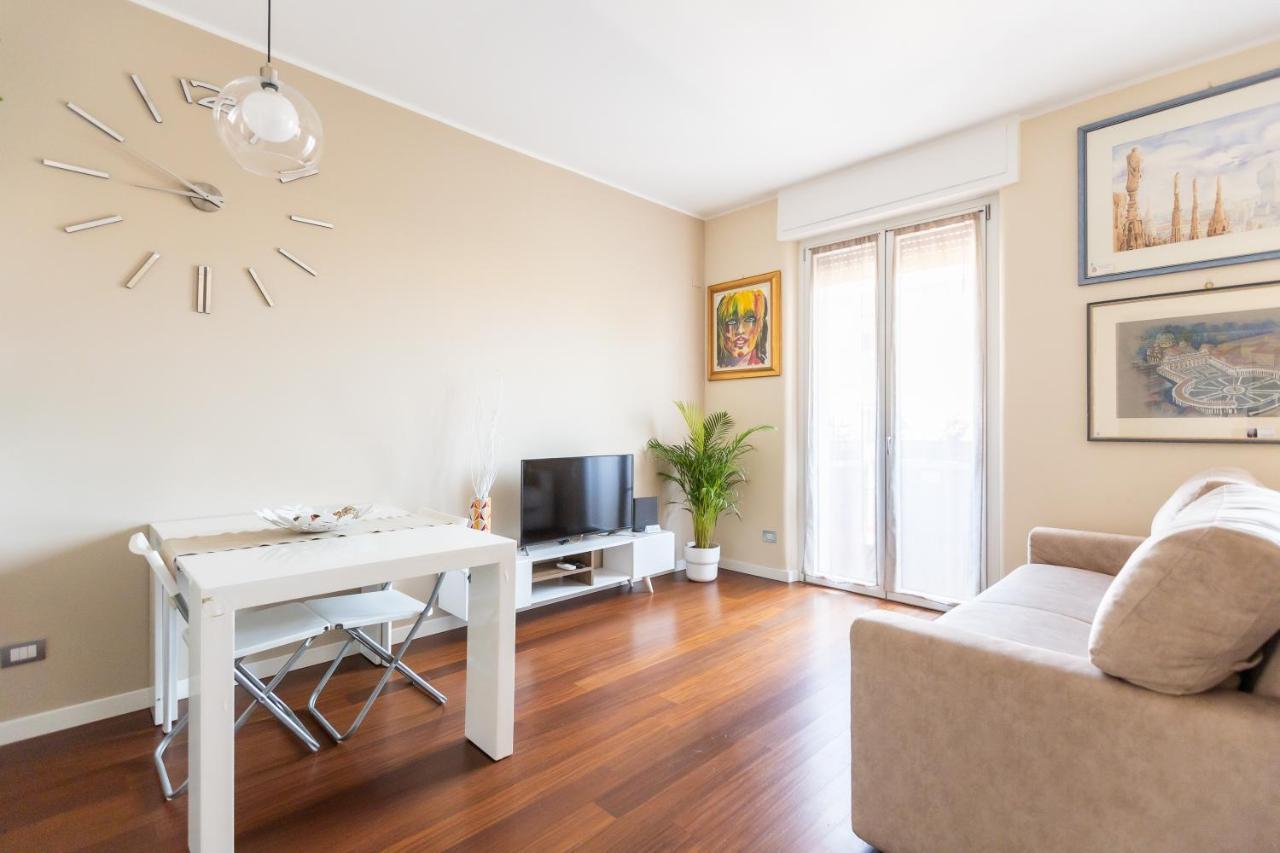 Rosselli 13 Milan Apartment Bagian luar foto