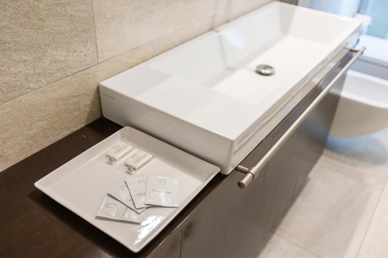 Rosselli 13 Milan Apartment Bagian luar foto