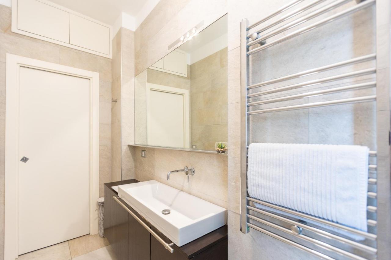 Rosselli 13 Milan Apartment Bagian luar foto